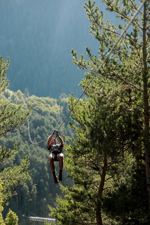 Tyrolienne géante en Savoie, parc du diable